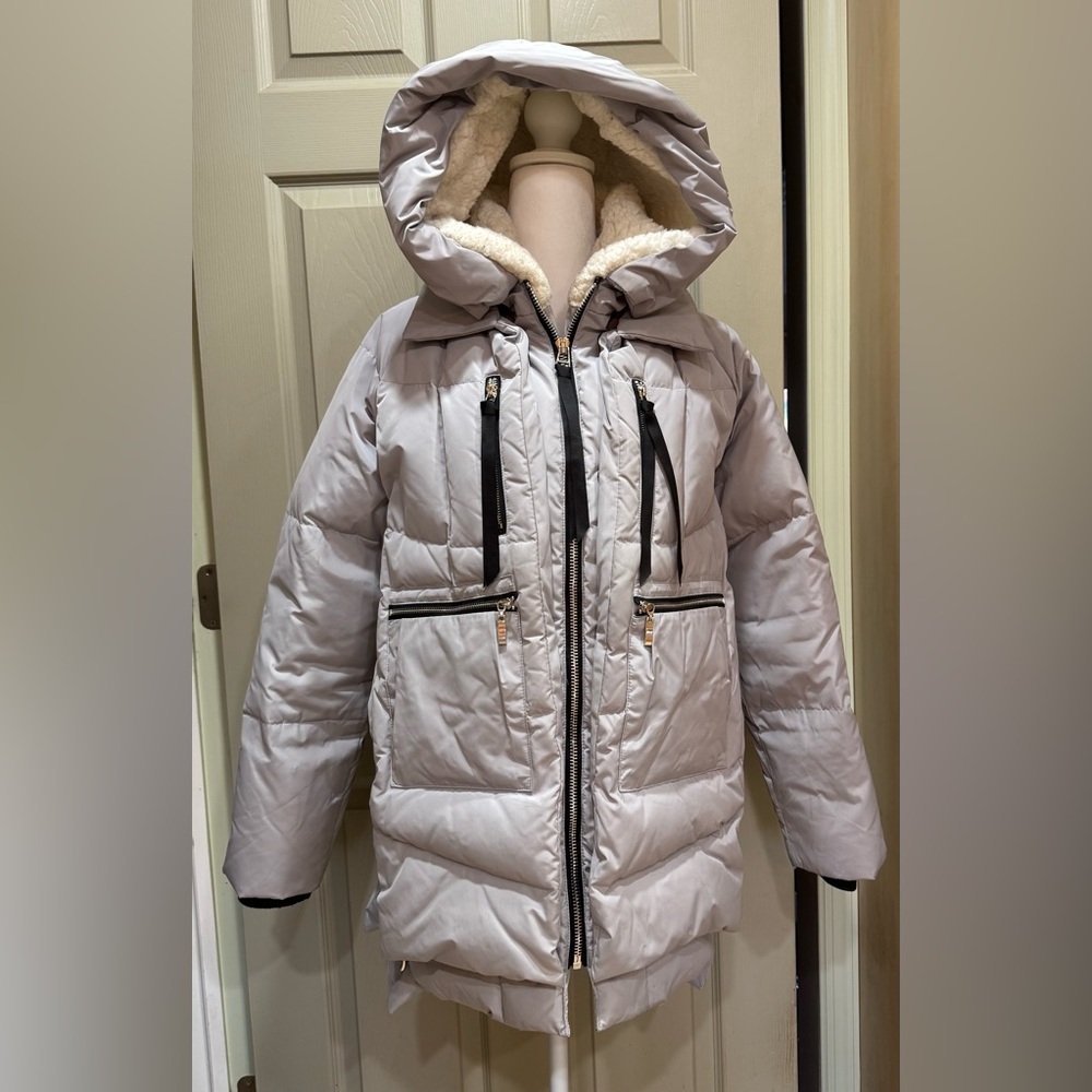OROLAY Women’s Thickened Down Coat Jacket With Sherpa Hood Sz M Medium